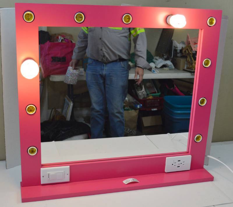 lot 4795 image: Pink Vanity Mirror With Dimmer Switch and 2 Outlets With USB Ports 28.25 T x 31.5 W (Not All Light Sockets Tested)