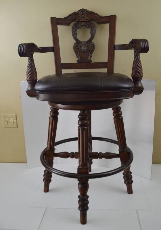 lot 4797 image: Excellent Condition Ashley Furniture Swiveling Bar Stool 30 T To Seat and 46 T to Back