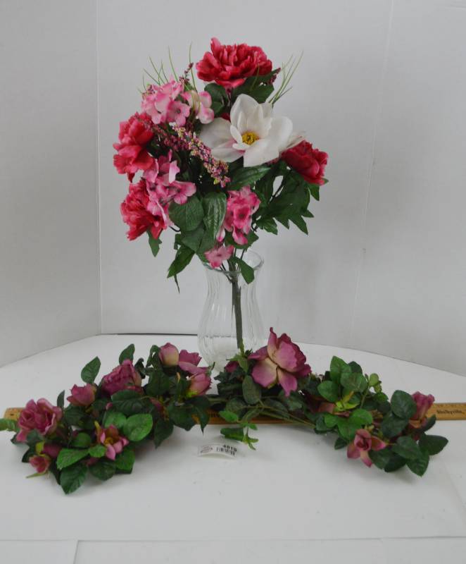 lot 4819 image: Faux Flower Arrangement In Vase w Wall Hanging Flower Arrangement