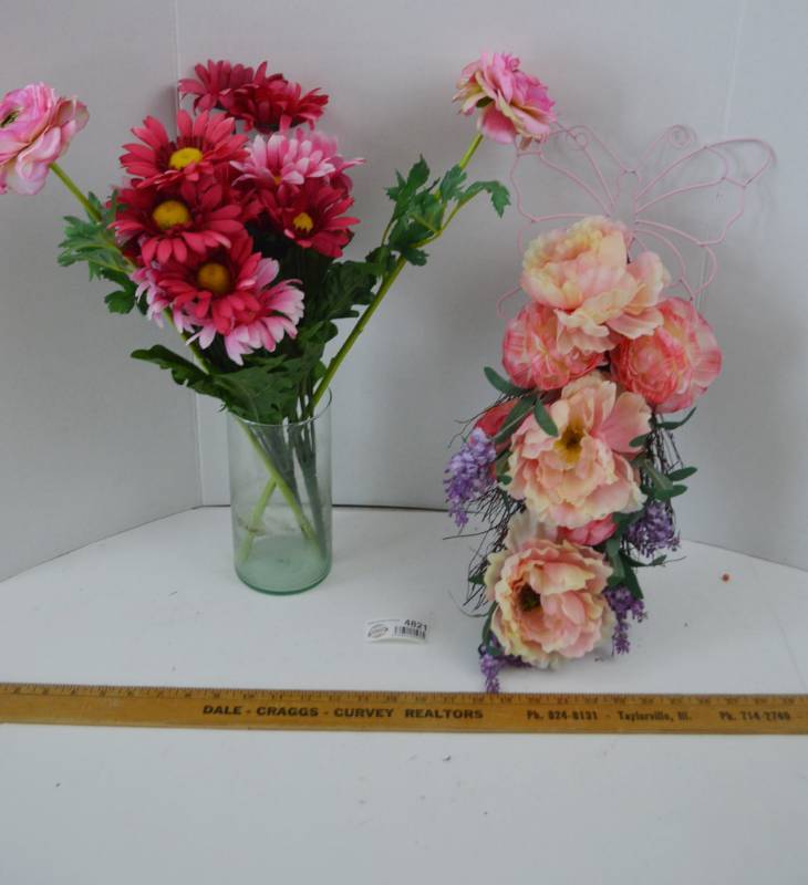 lot 4821 image: Misc Faux Flower Arrangement In Vase w Wall Hanging Flower Arrangement