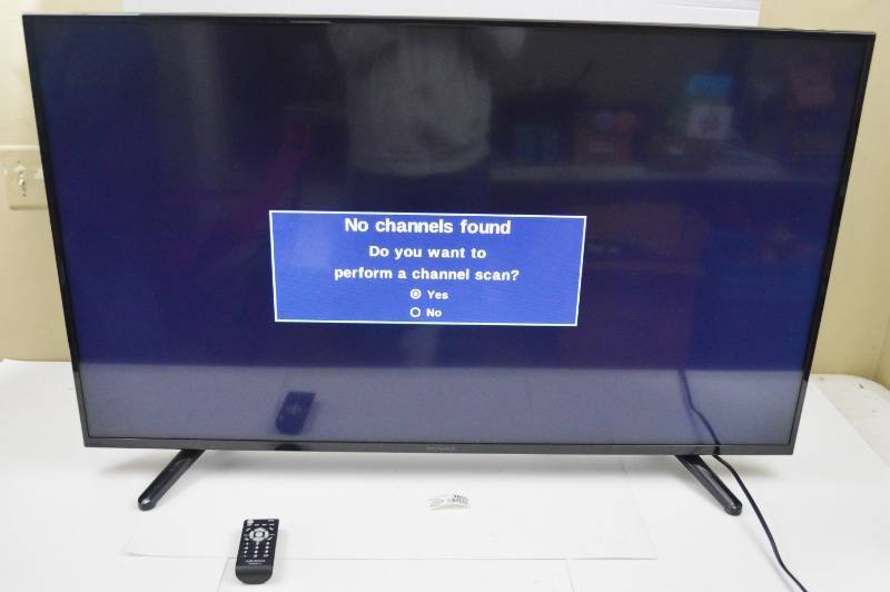 lot 4865 image: Insignia 48 LCD Flat Screen TV w Remote Control Model #48D510NA17(Works)