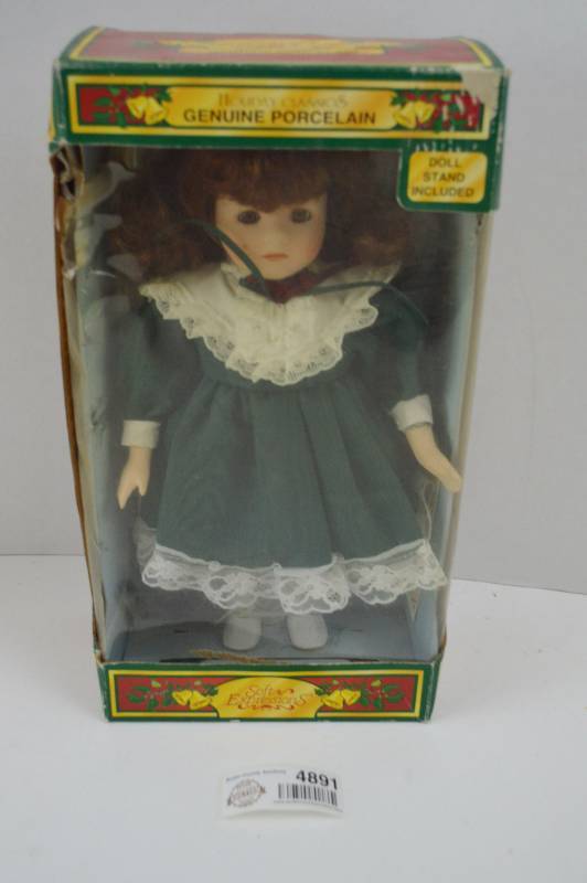lot 4891 image: Soft Expressions Holiday Classics Porcelain Doll In Box