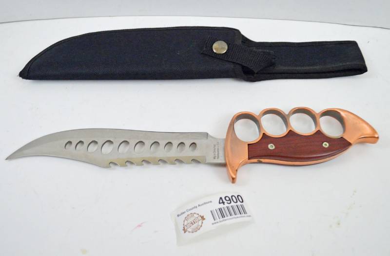 lot 4900 image: Maxam Knife and Belt Loop Sheath. Overall Length 13.5