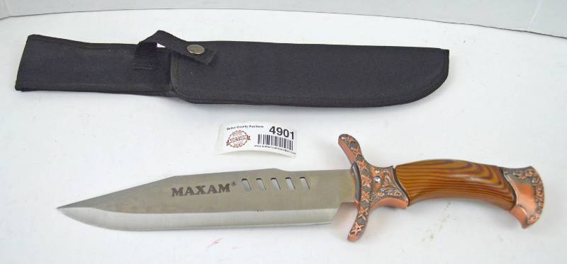 lot 4901 image: Maxam Knife and Belt Loop Sheath. Overall Length 14.5