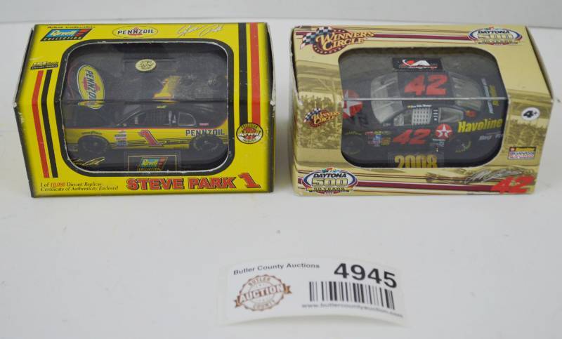 lot 4945 image: 2 Nascar 164 Collectible Diecast. Pennzoil 1 and Havoline 42