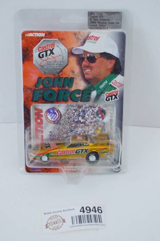 lot 4946 image: 1999 John Force Castrol Funny Car Diecast. 164 Scale
