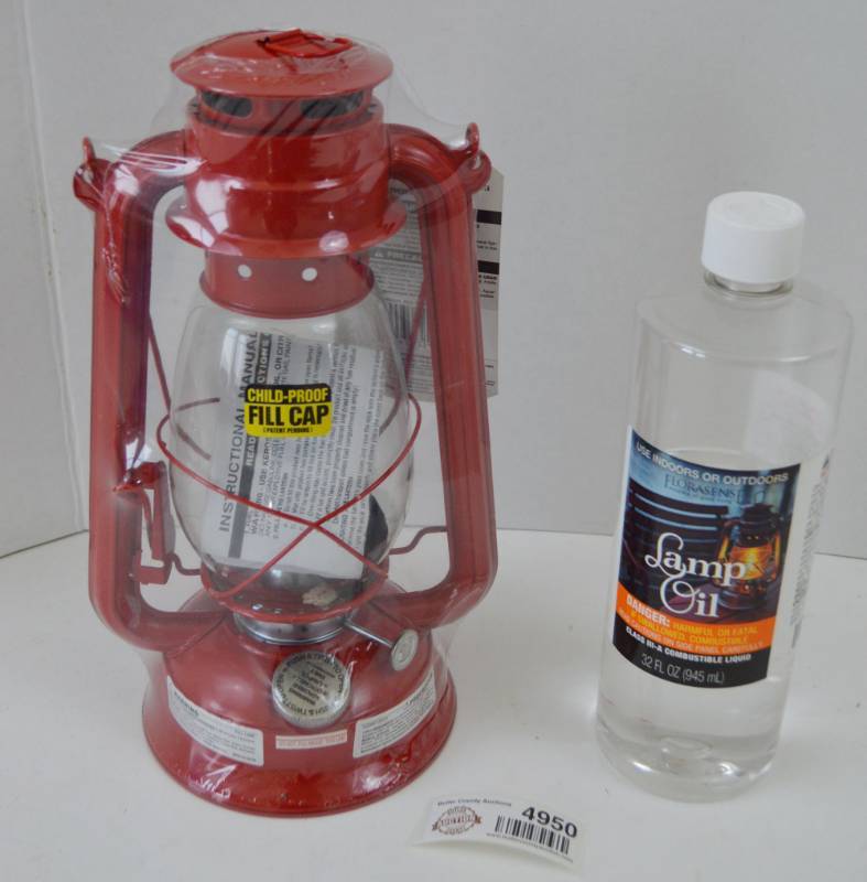 lot 4950 image: New In Package Weatherrite Oil Lantern w Half Bottle of Lamp Oil