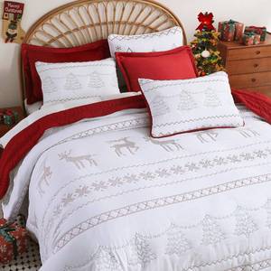 lot 321133 image: EVENHUG Queen Size Quilt Christmas Theme Bedding Sets with Pillow Shams Reversible Bedspread Coverlet Lightweight Christmas Festival Bed Cover for Bedroom Home Decoration (92x96)
