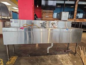 lot 17828 image: 6Ft Glastender Two-Compartment Bar Sink W Drainboards - Model TSA-72-S