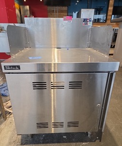lot 17833 image: Perlick Point of Sale Cabinet - Model TSF24POS
