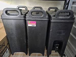 lot 17877 image: Cambro Insulated Beverage Dispensers - Set of 3