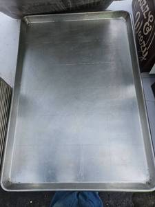 lot 17895 image: Commercial Aluminum Full Sheet Baking Pans - Set of 5