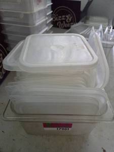 lot 17901 image: Bulk Lot of Cambro Food Storage Containers Lids