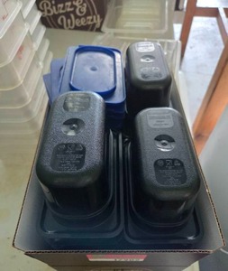 lot 17902 image: Bulk Lot of Carlisle Food Storage Containers W Lids