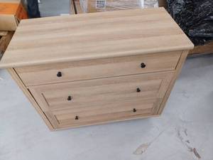 lot 33309 image: 3 Drawer Nightstand