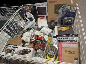 lot 25 image: Wholesale Lot of Electronics Accessories and Parts  - Retail $689