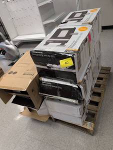 lot 40 image: Boxis AutoShred 150-Sheet Microcut Paper Shredder (Lot of 11)  - Retail $1870