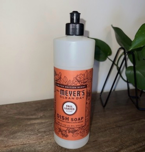 lot 41016 image: Meyers Clean Day Fall Leaves Dish Soap