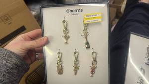 lot 41037 image: Metal Keyring Robot Charms