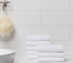 lot 41096 image: 6 Pack White Cotton Towel Set