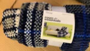 lot 41399 image: Room Essentials Checkerboard Plush Throw Blanket - Blue