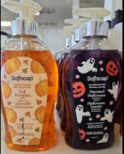 lot 41410 image: Softsoap Halloween and Fall Hand Soap Duo