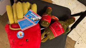 lot 41495 image: FAO Schwarz French Fries LED Plush & Gigglescape Cola Bundle