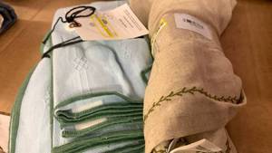 lot 41508 image: Hearth & Hand Magnolia Cloth Napkins 4-Pack