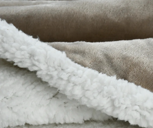 lot 41535 image: Mink Fleece Sherpa throw Blanket