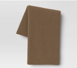 lot 41531 image: Mustard Chunky Knit Throw Blanket