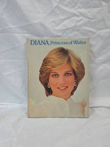 lot 794 image: Diana Princess of Wales Photo Book 1981