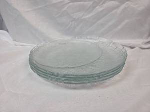 lot 798 image: Clear Glass Pattern Plates Set