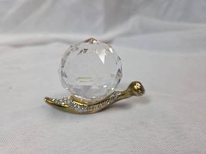 lot 820 image: Crystal Snail Figurine
