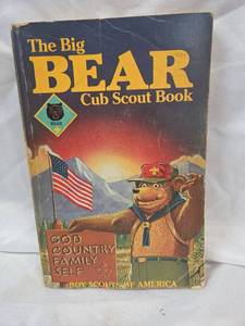 lot 828 image: The Big Bear Cub Scout Book 1984 BSA