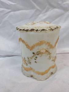 lot 829 image: Mid-Century Milk Glass Tumbler with Gold Accents