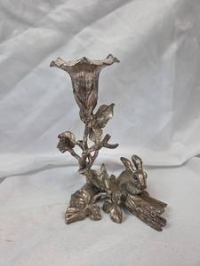 lot 834 image: Beautiful Bunny Candle Holder