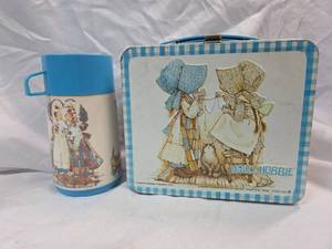 lot 850 image: 1979 Holly Hobbie Lunch Box Set with Thermos