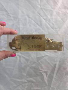 lot 855 image: Sears Roebuck Bikini Thongs Gold Leather Sandals