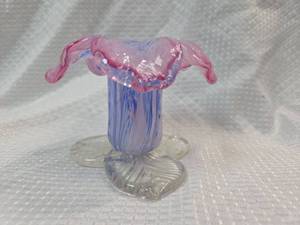 lot 894 image: Pink and Blue Art Glass Flower FigurineBud Vase