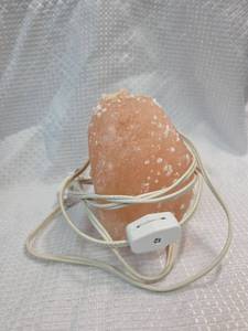 lot 898 image: Himalayan Salt Lamp