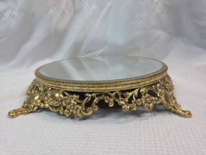 lot 902 image: Ornate Gold Filigree Mirror Stand
