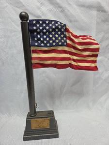 lot 933 image: American Flag Musical Desk Display