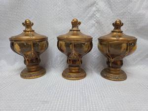 lot 937 image: Amber Glass Decorative Dishes with Gold Base