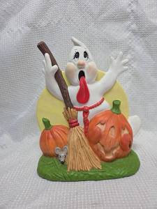 lot 943 image: Halloween Ghost and Pumpkin Figurine