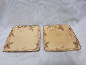 lot 946 image: Franciscan Desert Rose Square Plates