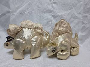 lot 949 image: Wedding Dinosaur Plush Pair