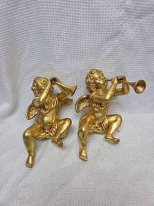 lot 984 image: Gold Tone Cherub Angels with Trumpets