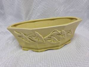 lot 990 image: Yellow McCoy Pottery Planter