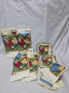 lot 997 image: Country Rooster Kitchen Towel and Dishcloth Set