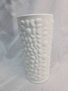 lot 1743 image: White Milk Glass Bubble Vase